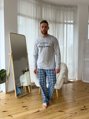 Чоловіча піжама, домашній комплект лонгслів+штани клітинка сіро-блакитна Sunday розмір M KMW05-SL фото